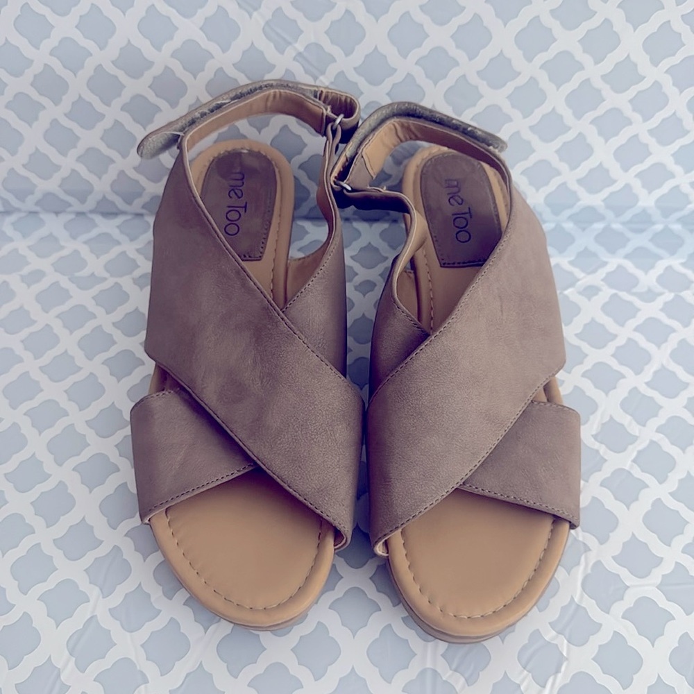 Me Too Sandals Womens 9.5 M Slingback Strap‎ Wedge Beige Faux Leather